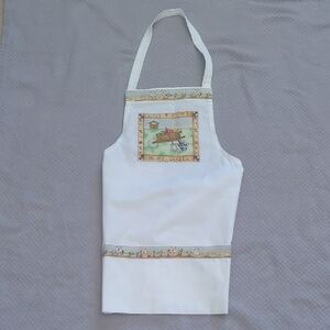 Apron White with Gardening theme